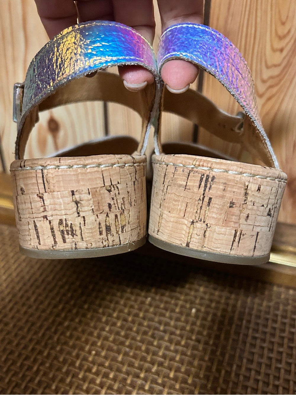 Born Sari Sandal Silver Multi Hologram Leather Strappy Wedge Platform Size 8 - Picture 10 of 15